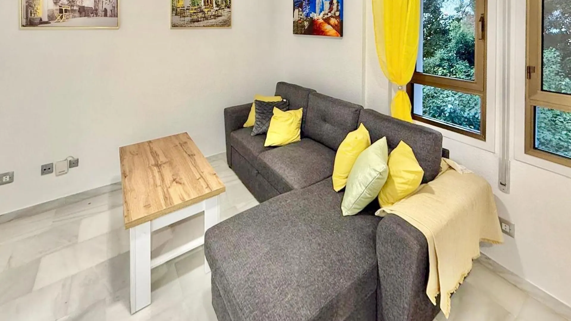 Apartment In Roquetas De Mar Spain